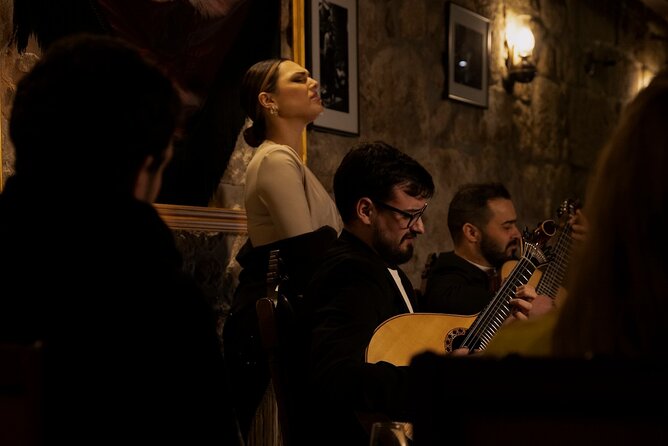 1-hour Intimate Fado Concert in a Typical Venue - Where fado feels real: Miragaia’s small tavern energy