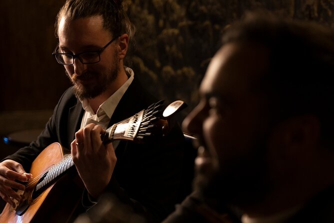 1-hour Intimate Fado Concert in a Typical Venue - Stop 1: Fado Maior Do Porto in Miragaia