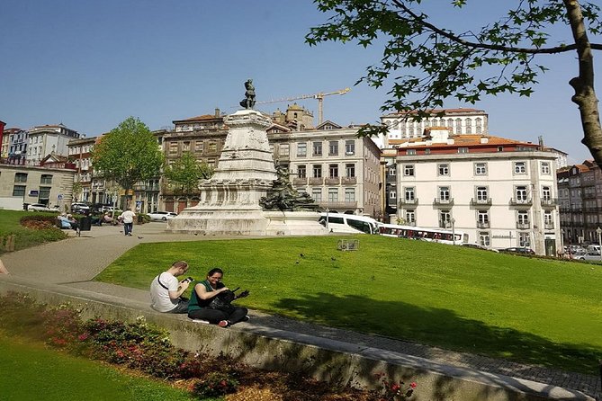 3-Hour Guided Walking Tour of Porto - Rua das Flores: where the street-level details do the talking