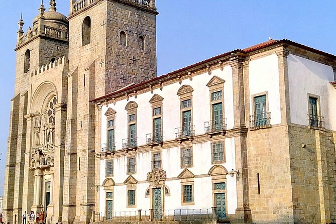 3 Hour Porto Essential Private Tour - Dom Luís I Bridge: Bridges, Muralha Fernandinha, and Wine-Cellar Context