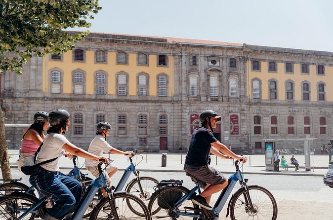 3-Hour Porto Highlights on a Electric Bike Guided Tour - Porto and Vila Nova de Gaia bridge moments: seeing two sides fast