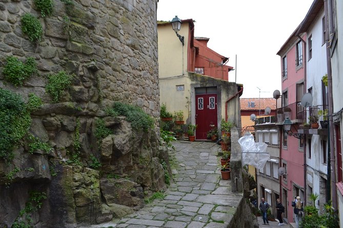 3-Hour Porto Jewish Heritage Walking Tour with Local Guide - Starting at Porto Cathedral: where the story gets grounded