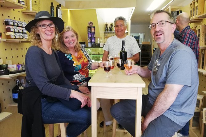 3 table wines & 5 Port wines + Tapas - A Porto-to-Gaia wine walk that makes sense (and saves you time)