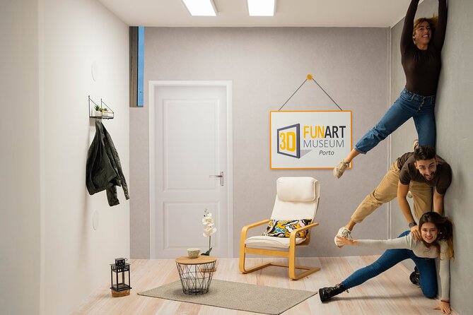 3D Fun Art Museum Porto Ticket - Staff help you get better shots fast