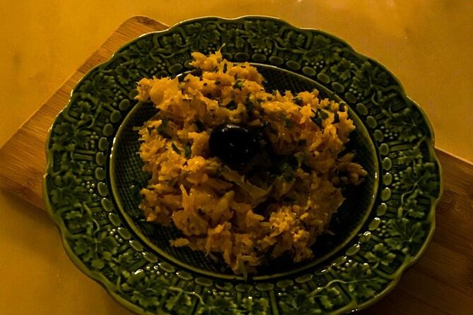 4-Hour Traditional Portuguese Food & Wine Tour in Porto - Guides and stories: Daniela, Flávio, Anderson, and Emilia set the tone