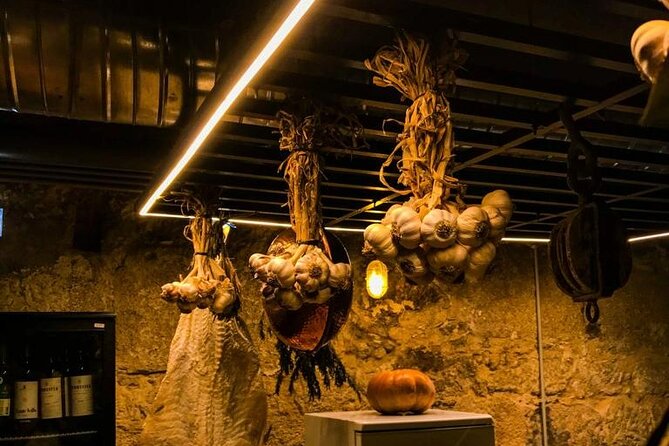 4-Hour Traditional Portuguese Food & Wine Tour in Porto - What you actually taste: cheese, sausages, fish, meat, street food, then wine