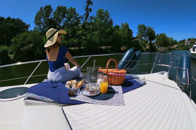 4H Private Boat Trip on the Douro River - Feel the Nature - Rio Inha: boat-only calm, light meal, wine tasting, swim, and SUP