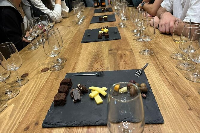 5 Port Wine Tasting with pairings - Pairings That Actually Improve the Tasting