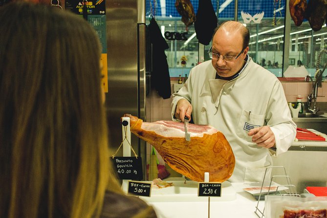 Authentic Food and Wine Tour in Porto by Food Lover Tour - Starting Point at Av. dos Aliados: Easy to Find, Easy to Hang With