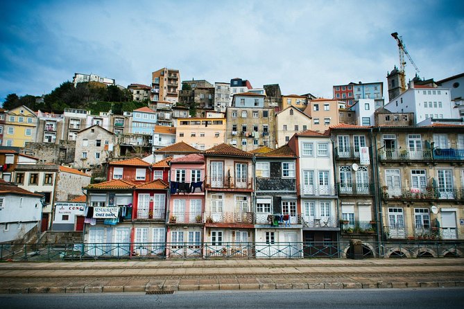 Authentic Oporto Walking Tour with Wine Tasting - São Bento Station: 20,000 Tiles and Real Artistic Detail