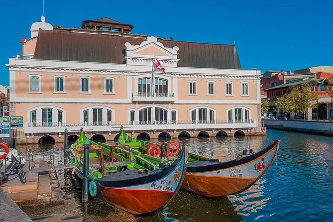 AVEIRO and COSTA NOVA Private Full Day Tour from Porto - Costa Nova lunch timing at the Mercado do Peixe