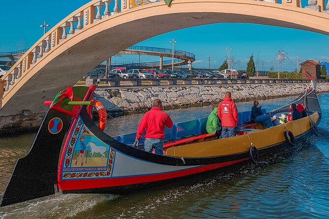 AVEIRO and COSTA NOVA Private Full Day Tour from Porto - Ria de Aveiro Moliceiro cruise: the most practical way to understand Aveiro