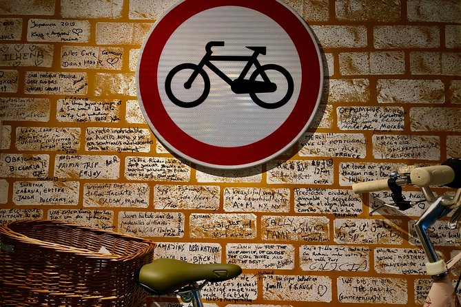 Aveiro Bike Rental - 5/8 hours - Pedal the Flat City: Channels, History, and Easy Photo Stops