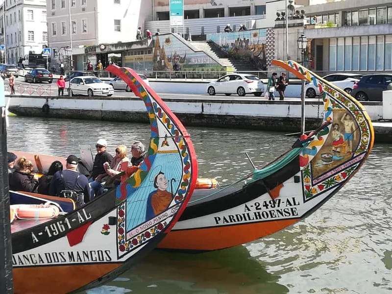Aveiro & Coimbra Small Group Tour with Moliceiro Boat Cruise - Lunch time: choose Aveiro or Coimbra and keep it simple