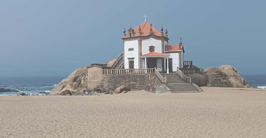 Aveiro, Costa Nova : Unique Daytrip from Porto - Barra’s 62m Lighthouse: One Landmark, Lots of Perspective