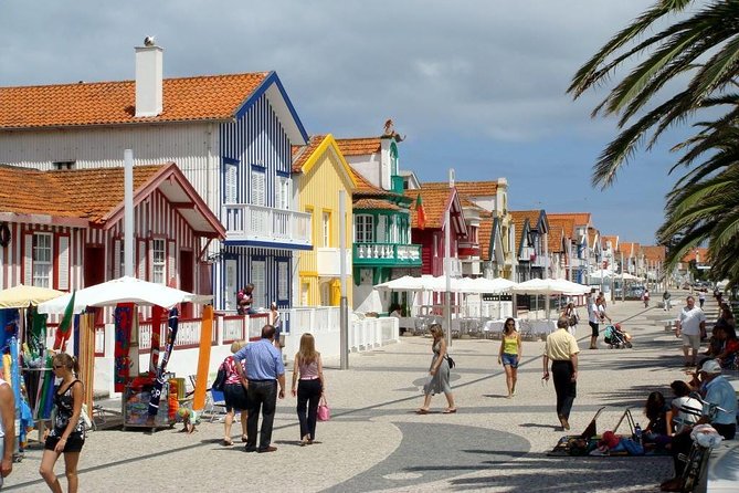 Aveiro Small Group Tour with Typical Boat Ride, offer wine bottle - Why this Aveiro day feels smoother than doing it alone