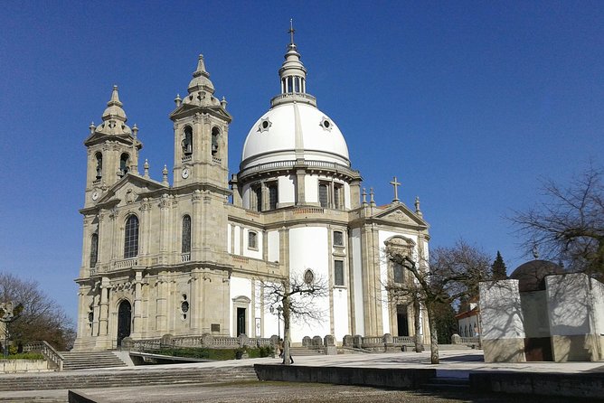 Barcelos, Braga & Guimarães Tour - Guide Commentary That Makes the Stops Work