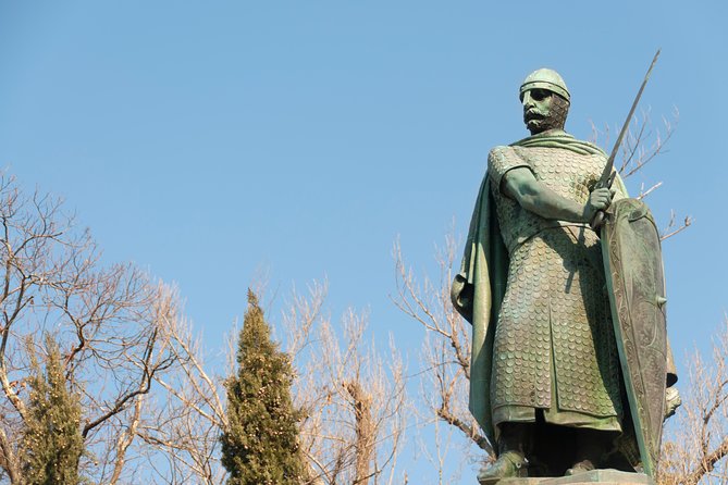 Braga and Guimarães Full Day Private Tour from Porto - Churches and squares: Oliveira to Largo do Toural