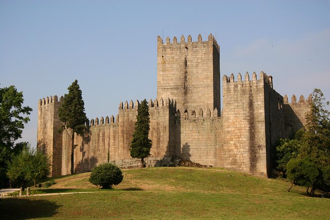 Braga and Guimarães Full Day Private Tour from Porto - Braga’s Republica Square to the Sé: a walking tour with a purpose