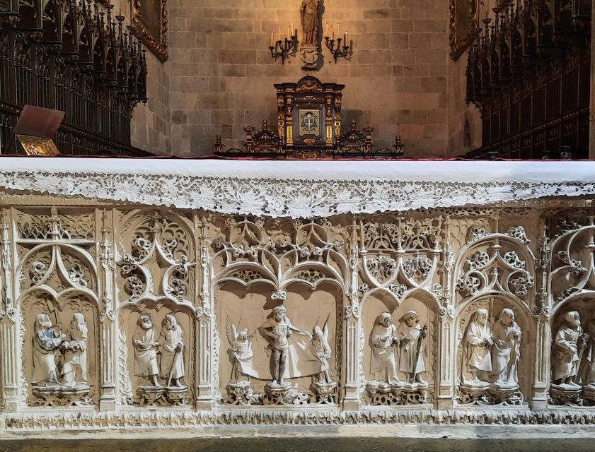 Braga and Guimarães Historical and Cultural Tour from Porto - Guimarães Castle: where national origins become visible