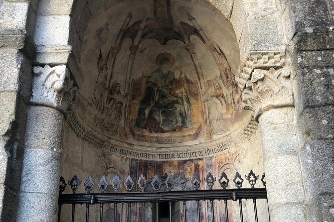 Braga and Guimarães Private Tour - Casa das Bananas: the touristy tradition that actually works