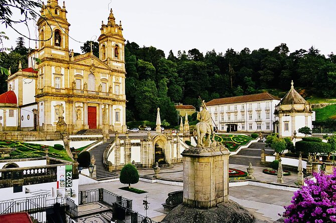 BRAGA E GUIMARÃES Private Historic Tour from Porto - Bom Jesus do Monte: Sanctuary staircase + big city views