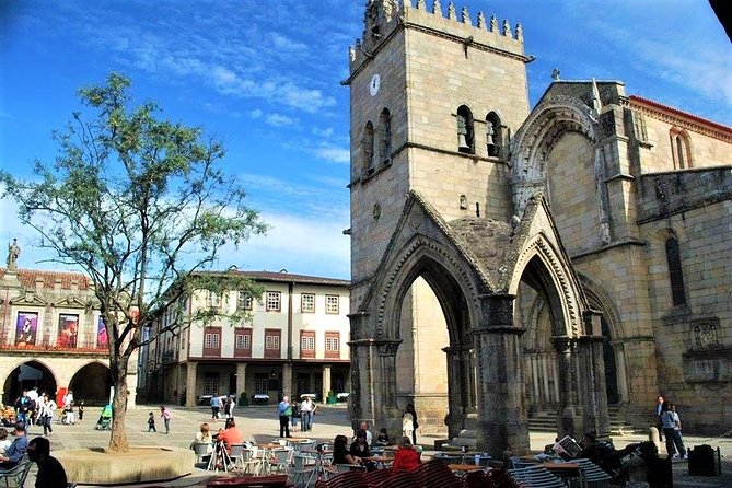 Braga & Guimarães Best-Of Private Tour – Customizable Experience - Guimarães UNESCO Medieval Town: What You See and How Deep You Can Go