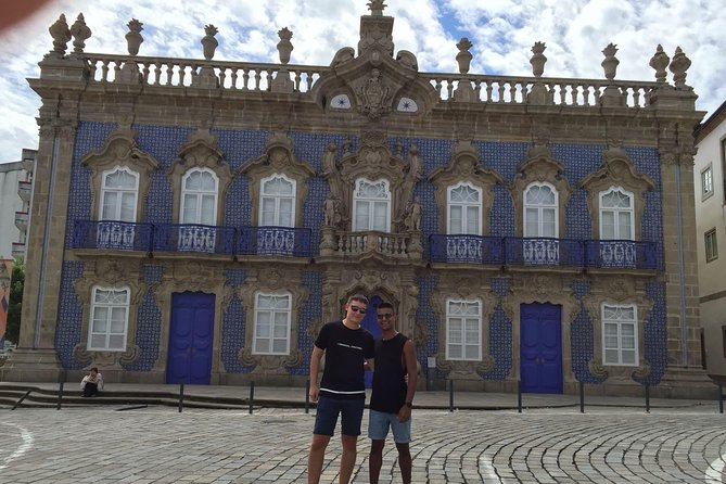 Braga & Guimarães Small Group Tour: Lunch & All Tickets Included - Sé de Braga with chapels and the high choir: the “special access” part