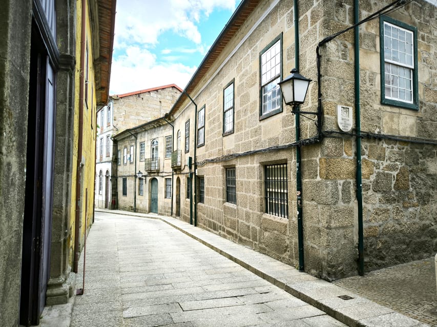 Braga & Guimarães Tour: Small Historical Group Tour - Dukes of Bragança Palace: seeing influence without a long detour