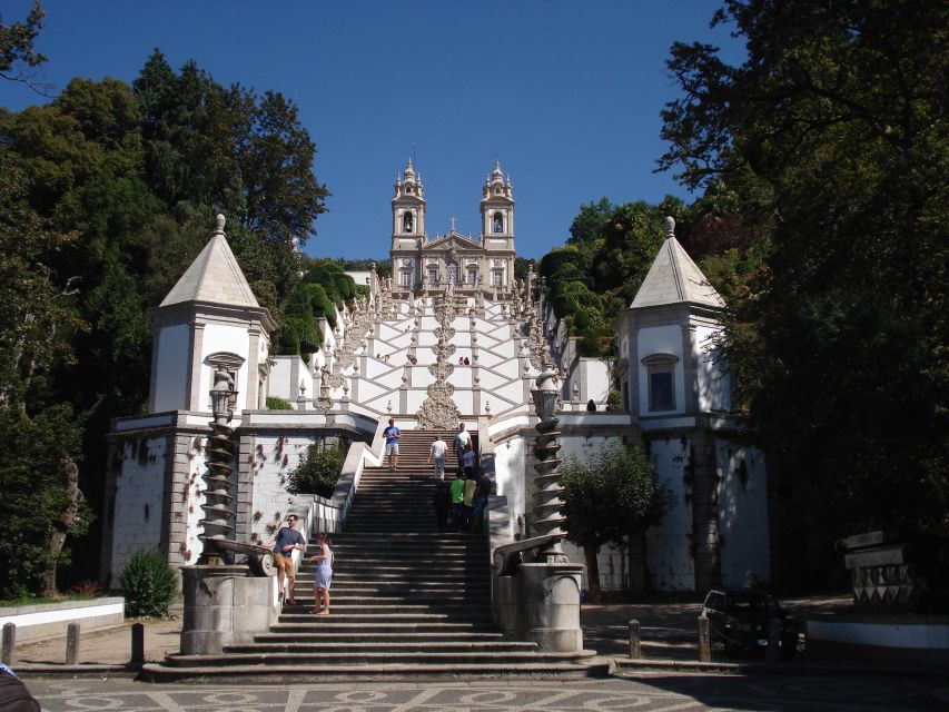 Braga Half-Day Walking Tour & Bom Jesus Sanctuary with Guide - The 573-Step Descent: Planning for Legs (and Keeping It Pleasant)