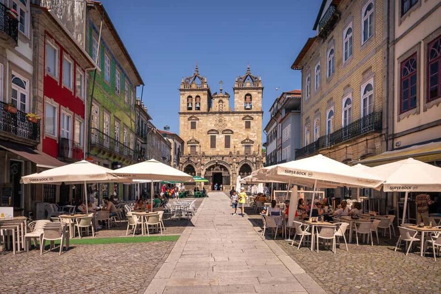 Braga: Private & Flexible Walking Tour in Historic Center - Porta Nova, Rua da Violinha, and the Dom Diogo de Sousa stop