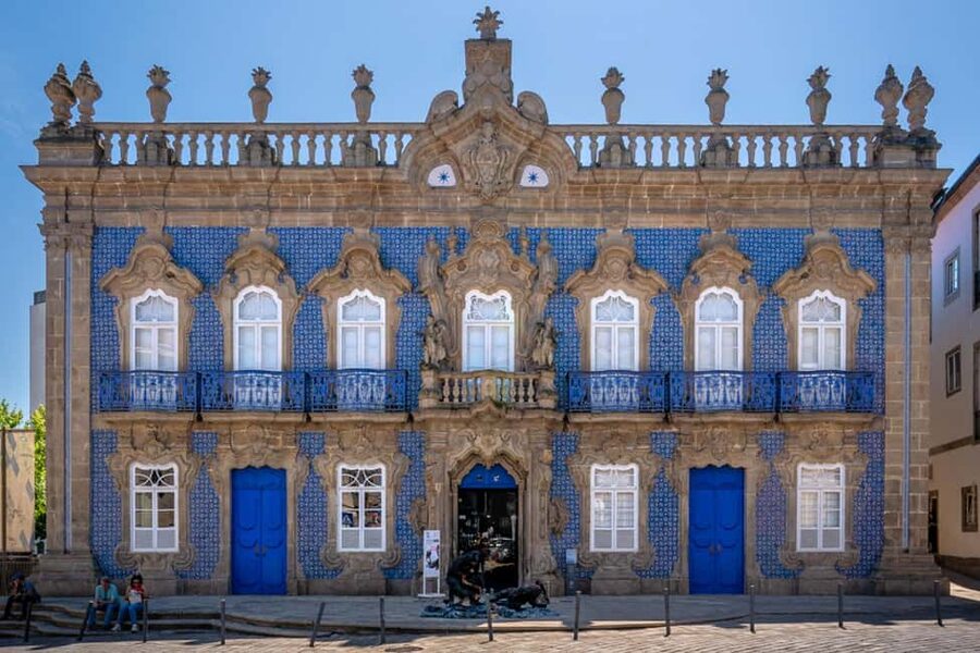 Braga: Private & Flexible Walking Tour in Historic Center - Starting at Campo das Hortas Square and threading through Porta Nova