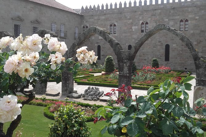 Braga Small-Group Food Tour: 3-Hour With a Local Guide - Bifana, moelas, and the pork-and-wine middle of the tour