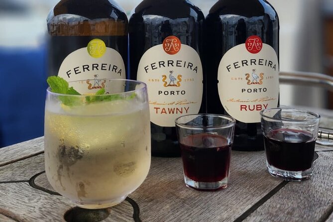 Charm cruise in Porto with wine tasting - A 2-hour Douro route that links Porto and Gaia fast