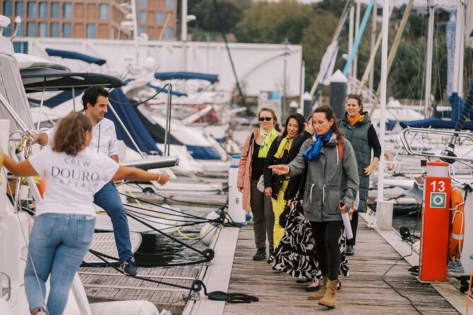 Charm cruise in Porto with wine tasting - Cais de Gaia: wine cellars and Rabelo boats