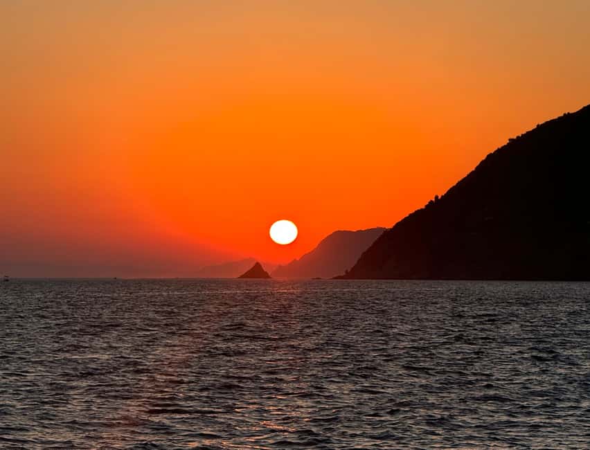 Cinque Terre: Sunset cruise tour with aperitif - Price and value: is $53 worth it?
