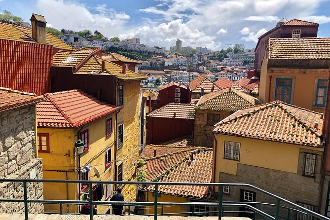 City Walking Tour & Port Wine Cellar - Through the old neighborhood: invasions, Discoveries, and real street-level history