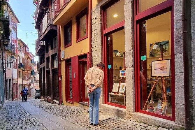 Create Watercolour With Hugo do Lago in Porto - The 2-hour flow: what happens once you’re in the studio