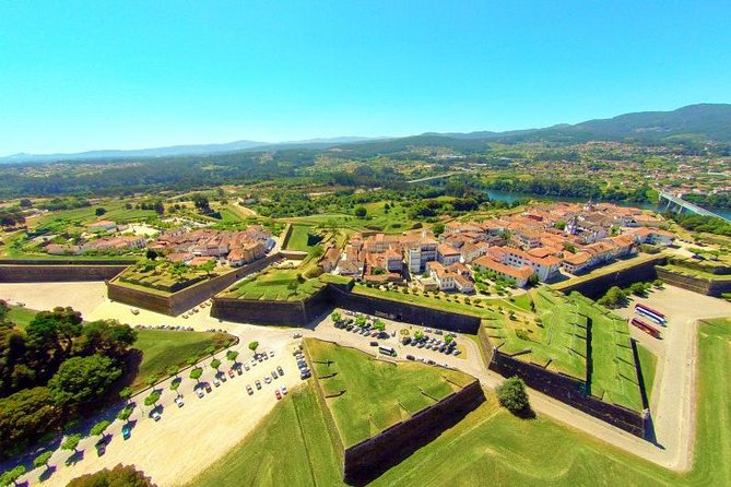 Day Trip from Porto to Santiago de Compostela and Valença - Santiago de Compostela city time: how to use your free hour wisely