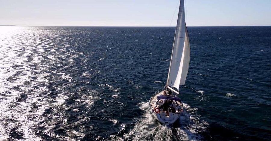 Daytime Sailing Adventure near Lagos and Luz! - Ponta de Piedade caves: the coastal showpiece from the water