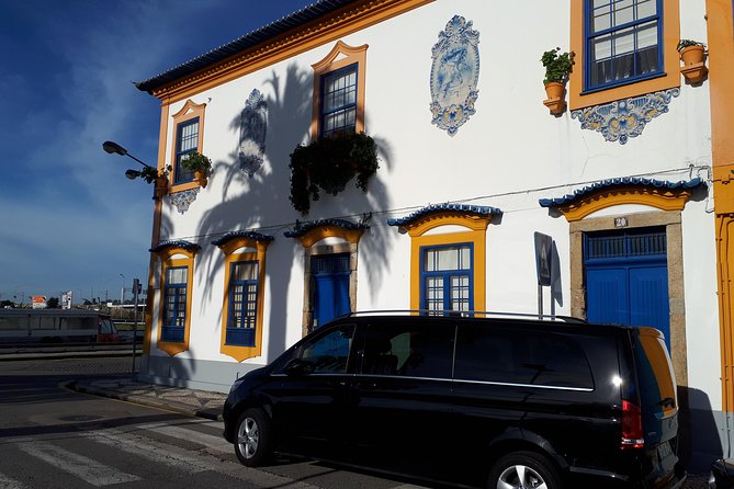 DayTrip Porto to Lisboa (optional visit to Aveiro_Coimbra_Fátima) Since 400eur - The ride experience: pickup, parking know-how, and WiFi for the long stretch