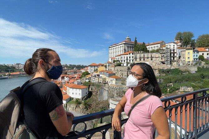 Discover Porto A Private Walking Tour with Authentic Tasting - Catedral da Sé do Porto: Romanesque, Gothic, and Baroque in one building