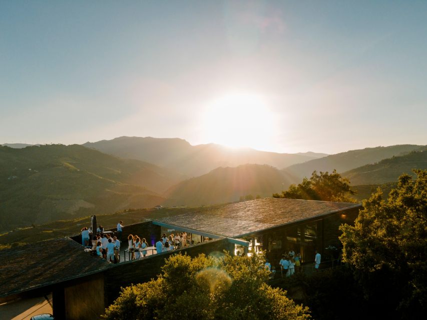 Douro Luxury - Private Cruise Premium Winery and Restaurant - From pickup to Pinhão: how this Douro day really moves