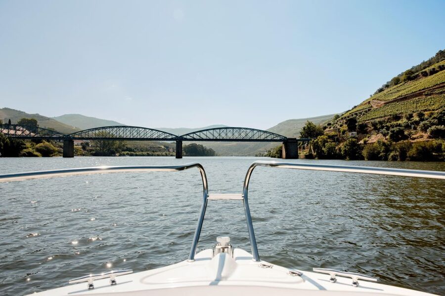 Douro Luxury - Private Cruise Premium Winery and Restaurant - Your private boat cruise: Sparkling or Port on the water
