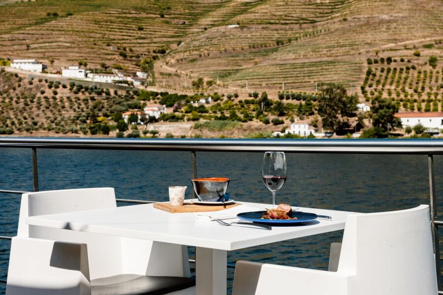 Douro Luxury - Private Cruise Premium Winery and Restaurant - Who this private Douro luxury cruise suits best