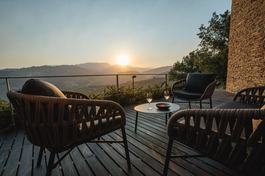 Douro Luxury - Private Cruise Premium Winery and Restaurant - Lunch with wine harmonization in the Douro Valley