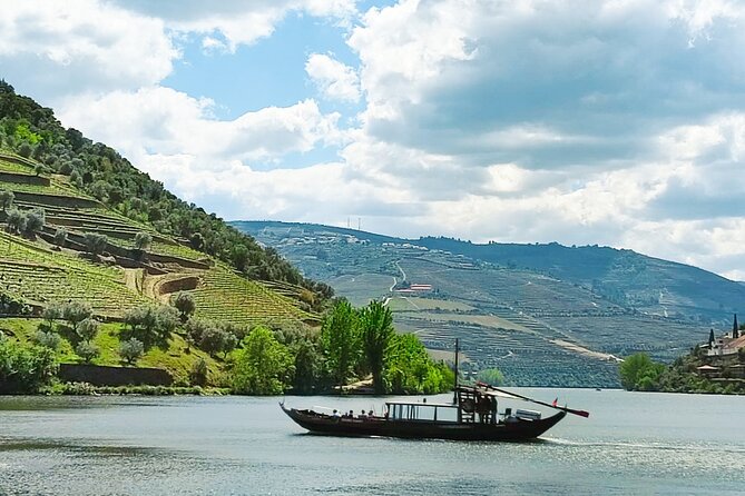 Douro | Roots & History - Tour with a local - Wine tasting near Pinhão: four wines, then Quinta views