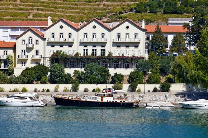 Douro Valley Cruise Porto to Pinhão: Breakfast, Lunch and Tasting - Pinhão winery stop: one estate, one tasting, and the time pressure