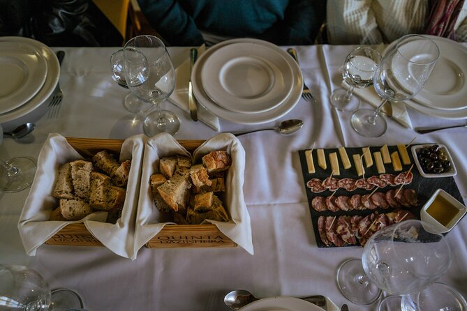 DOURO VALLEY: Lunch in a winery, tastings & 1-h private boat tour - Key things that make this Douro trip work