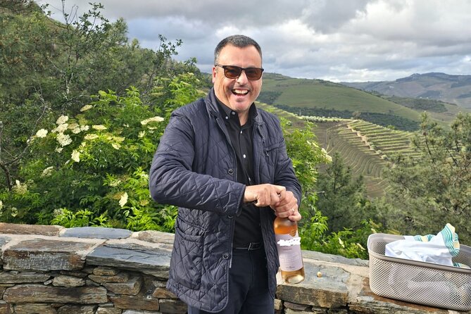 Douro Valley private tour full day - Morning start in Porto: pickup timing and what to pack